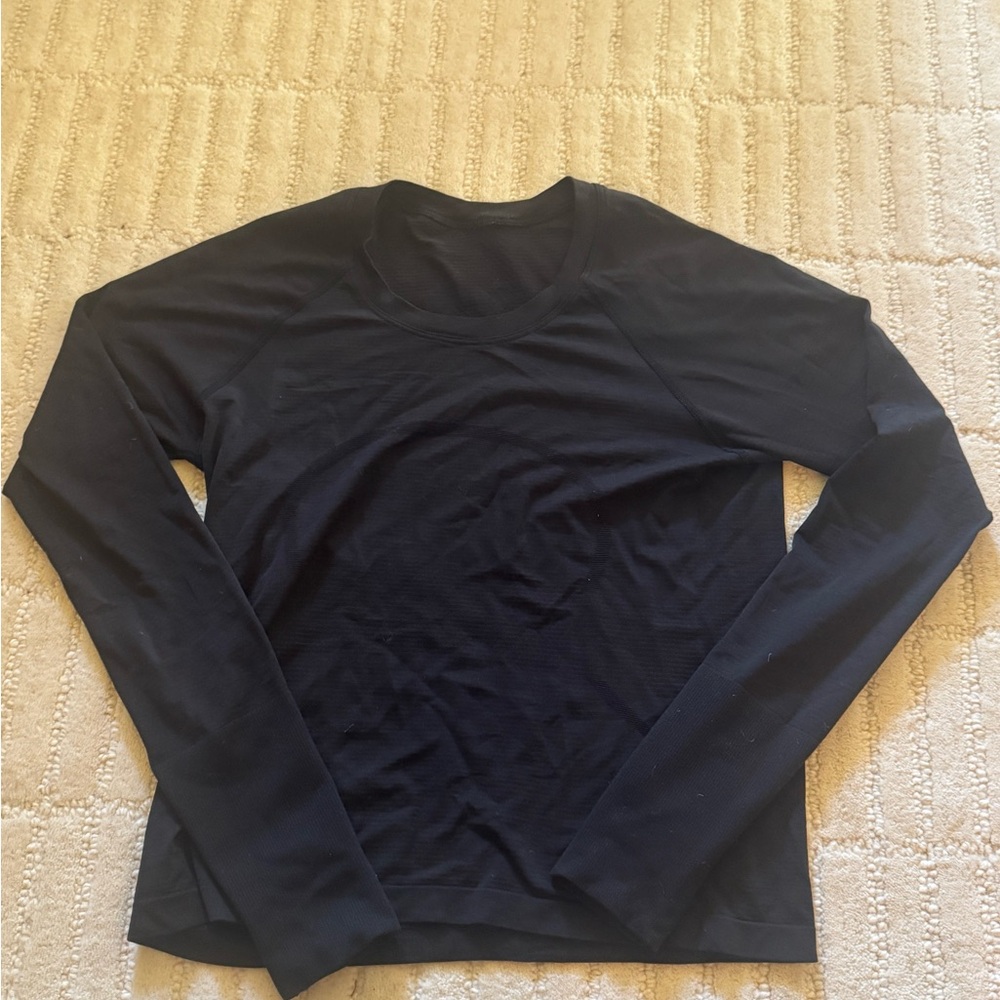 Lululemon women’s Black Long Sleeve Shirt